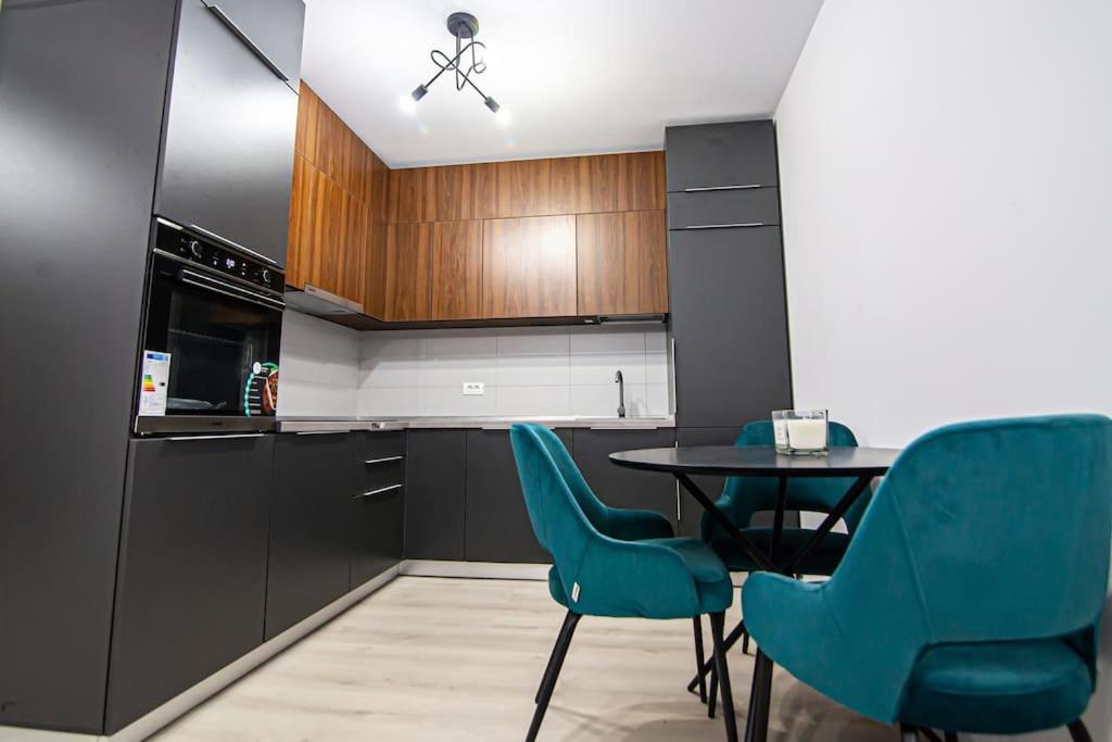 City Center Accomodation- 401 Resita Buitenkant foto